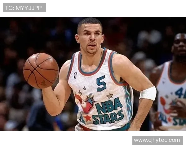 足球明星的魅力对比：黑人与白人球员的精彩瞬间与风采展示